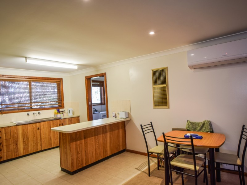 Unit 4/57 Brock St, Young NSW 2594
