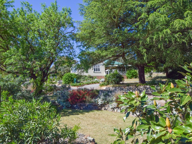 35 Whiteman Avenue, Young NSW 2594