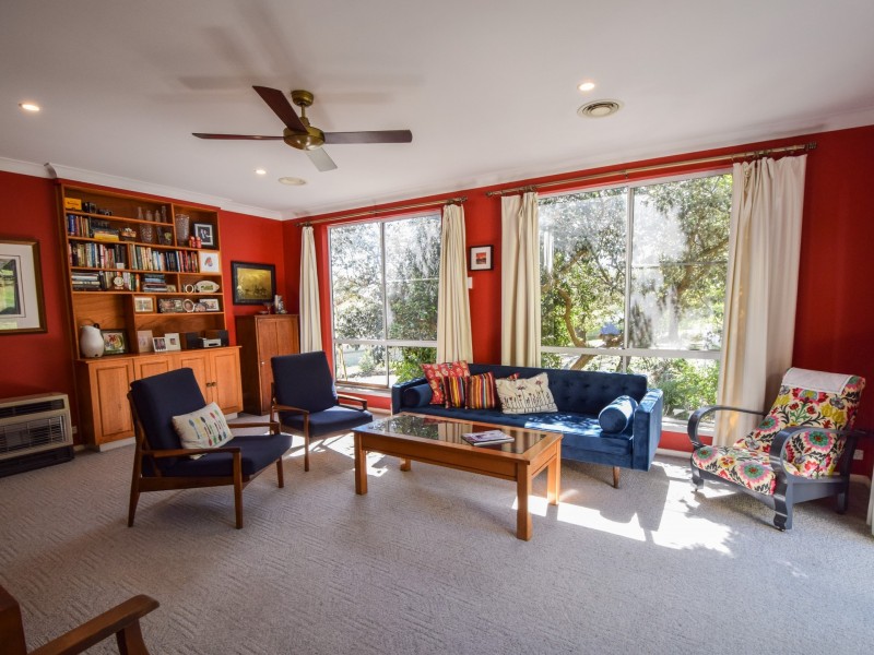 35 Whiteman Avenue, Young NSW 2594