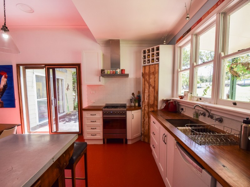 35 Whiteman Avenue, Young NSW 2594