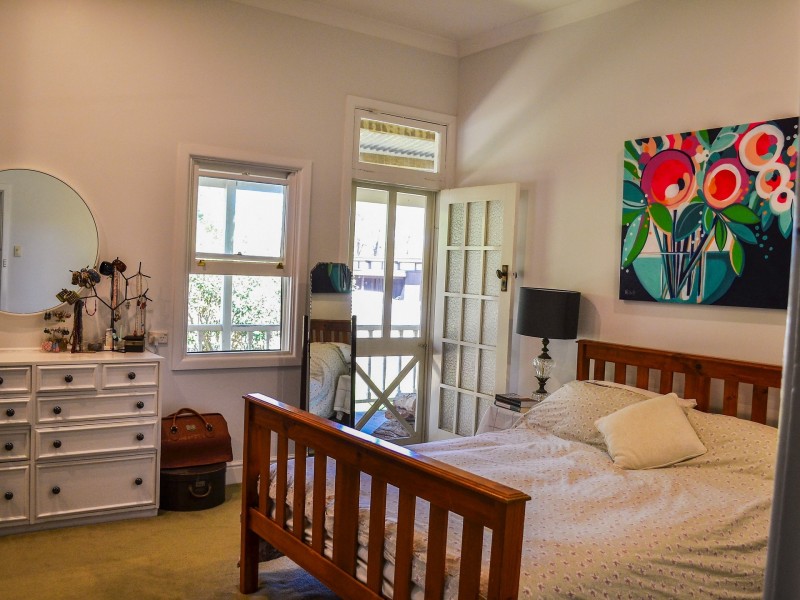 35 Whiteman Avenue, Young NSW 2594