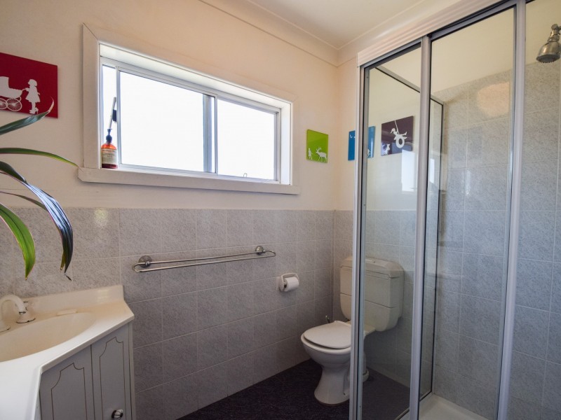 35 Whiteman Avenue, Young NSW 2594