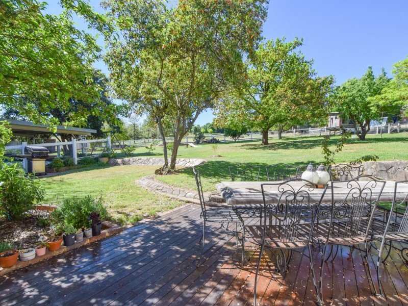 35 Whiteman Avenue, Young NSW 2594