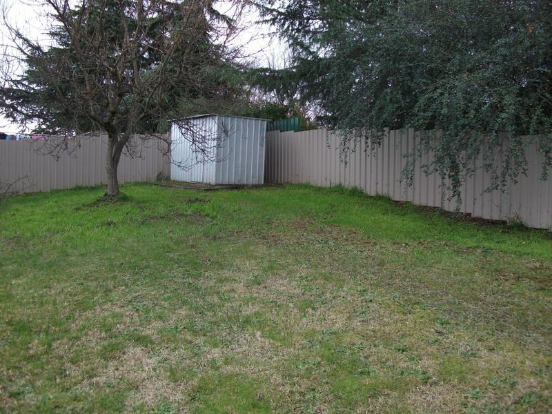 43 Taylor Rd, Young NSW 2594