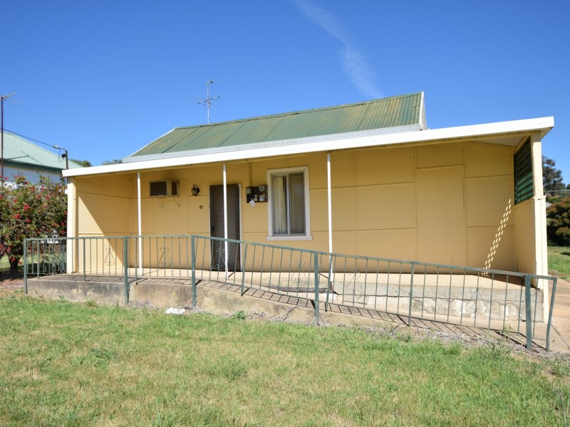 67 Wombat Street, Young NSW 2594