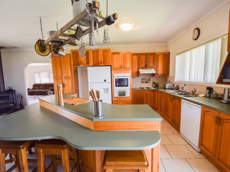 24 Bonnie Doon Rd (Prunevale), Young NSW 2594