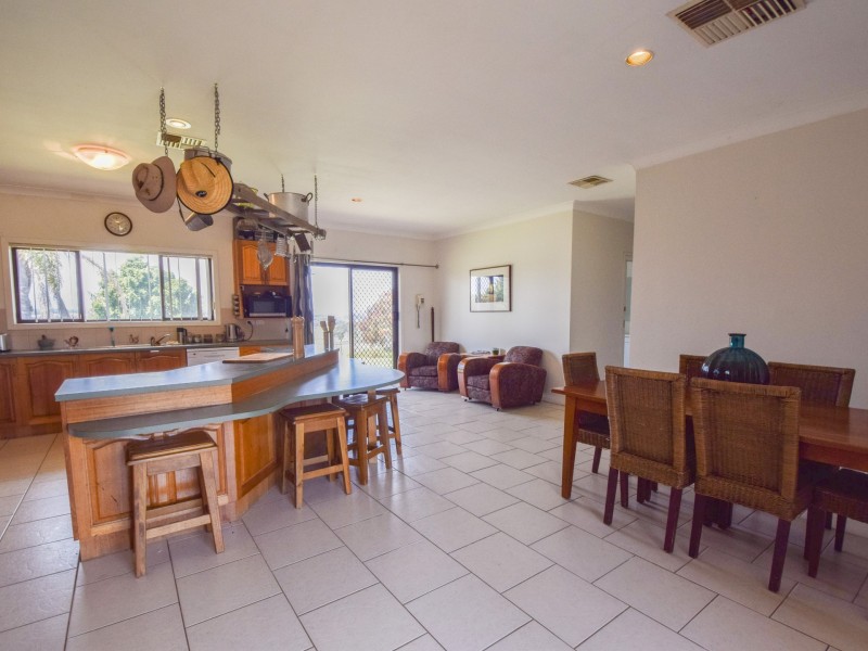 24 Bonnie Doon Rd (Prunevale), Young NSW 2594