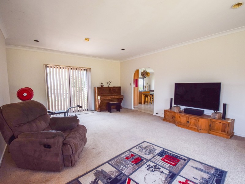 24 Bonnie Doon Rd (Prunevale), Young NSW 2594