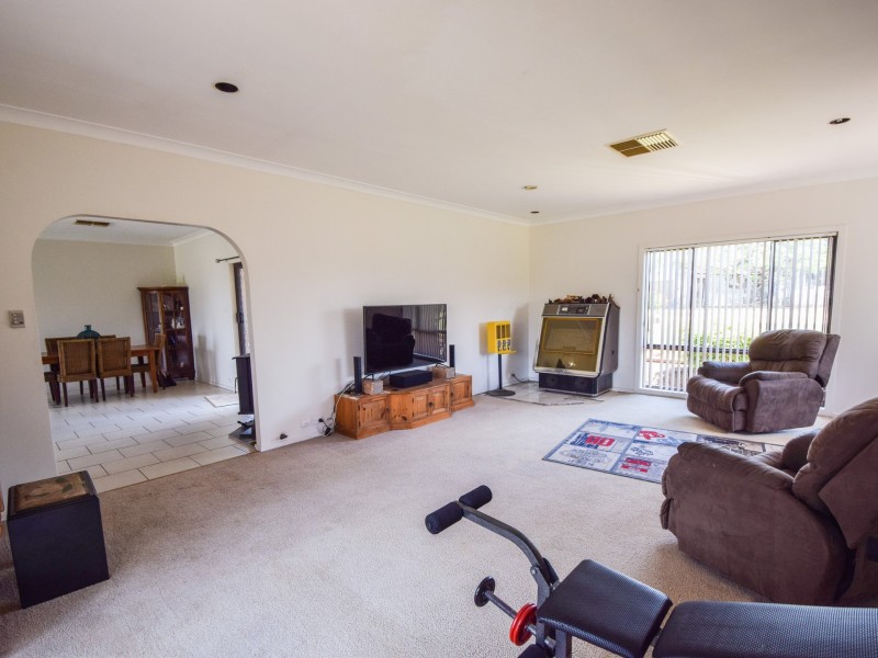 24 Bonnie Doon Rd (Prunevale), Young NSW 2594