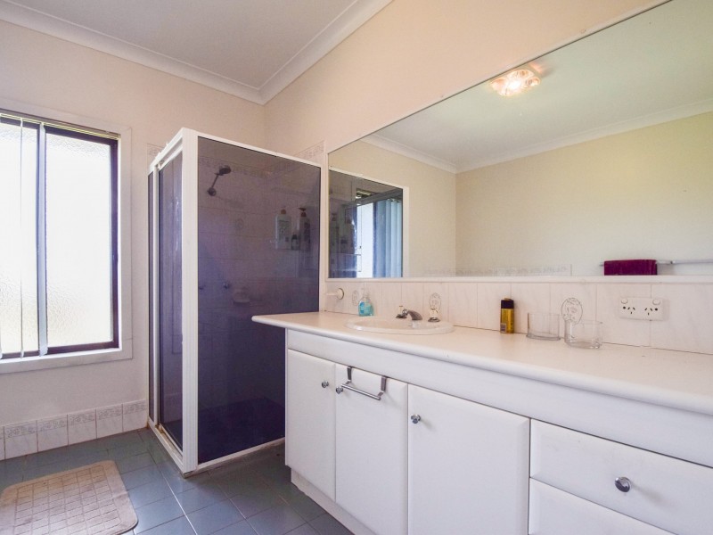 24 Bonnie Doon Rd (Prunevale), Young NSW 2594