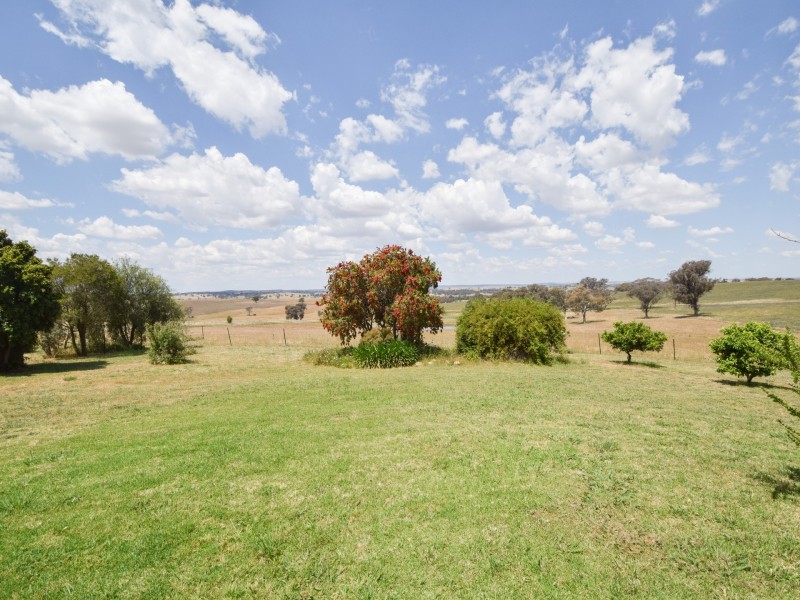 24 Bonnie Doon Rd (Prunevale), Young NSW 2594