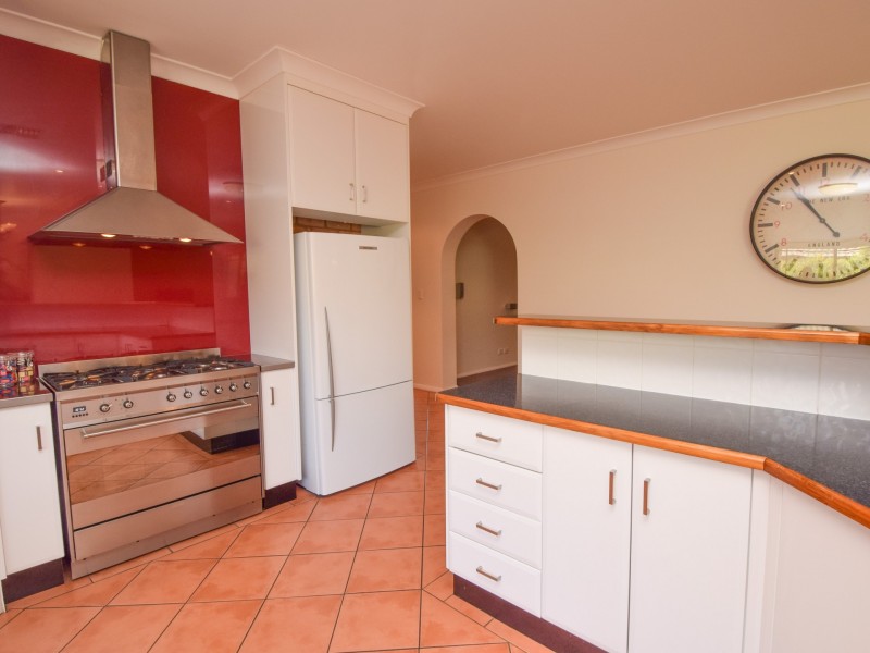 41 Petticoat Lane, Young NSW 2594