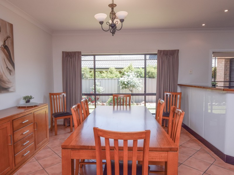 41 Petticoat Lane, Young NSW 2594