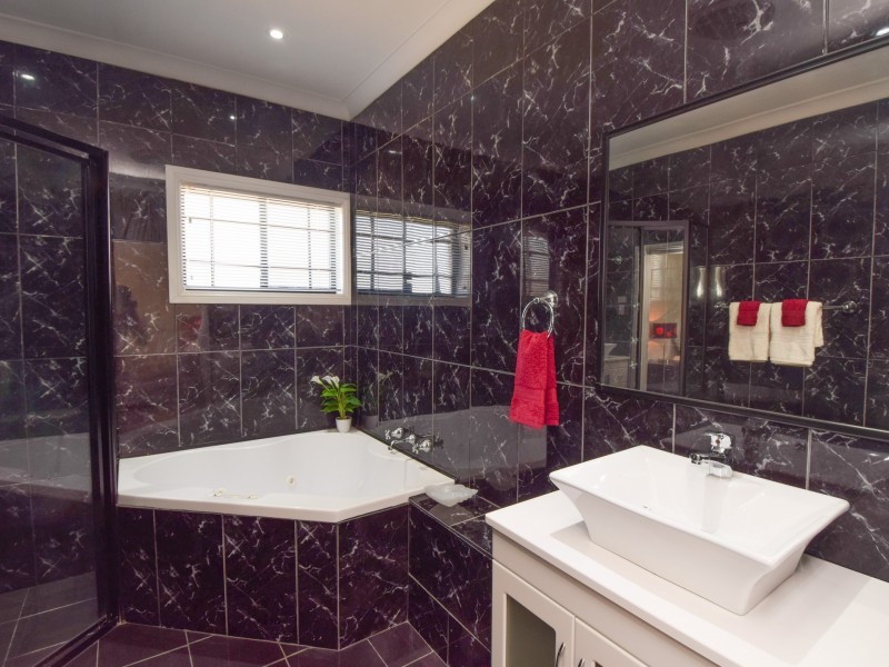 41 Petticoat Lane, Young NSW 2594