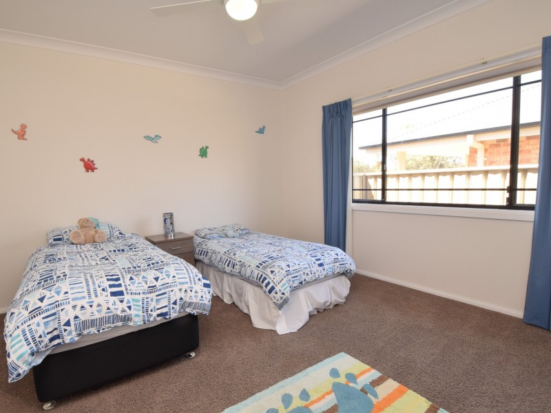 41 Petticoat Lane, Young NSW 2594