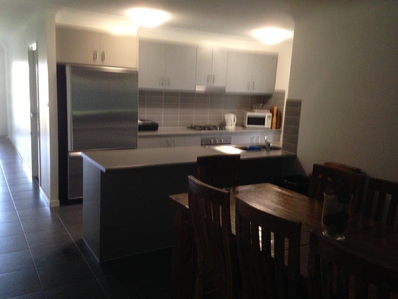 10 Molloy PLace, Young NSW 2594