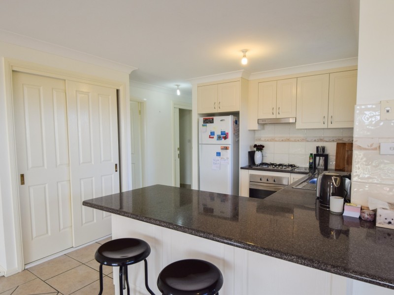 1-75 Blackett Avenue, Young NSW 2594