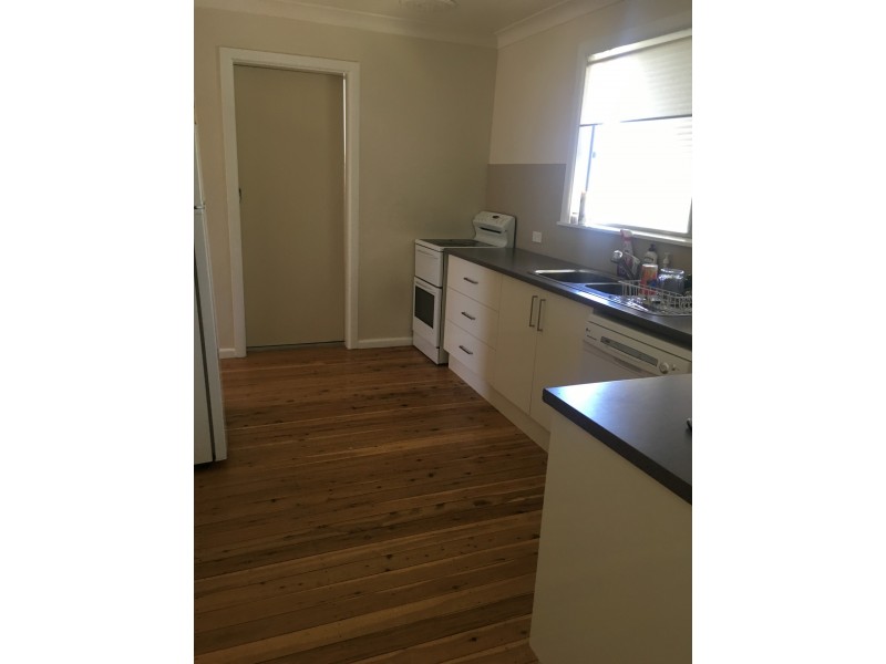 25 White St, Young NSW 2594