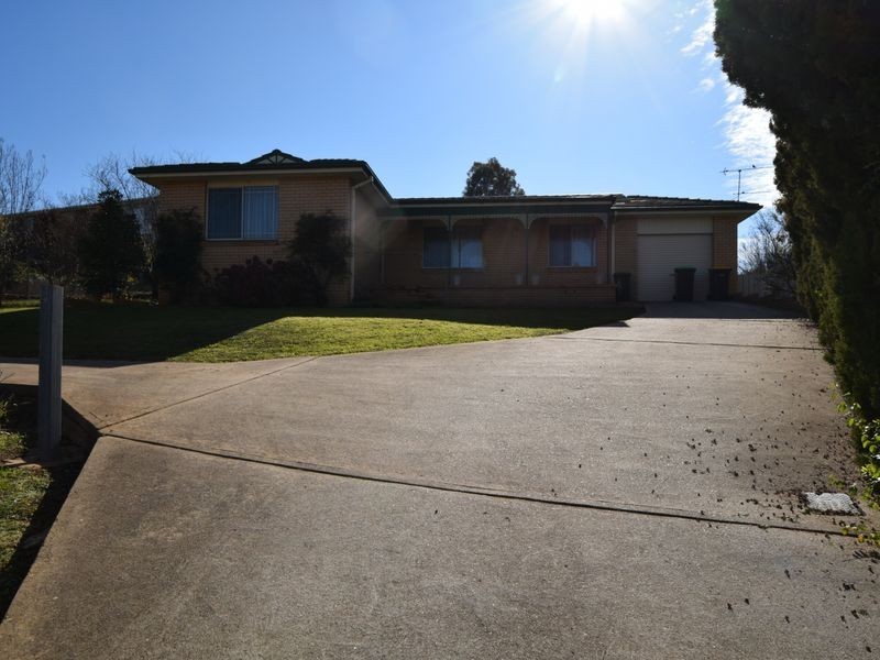 36 McNarry Place, Young NSW 2594