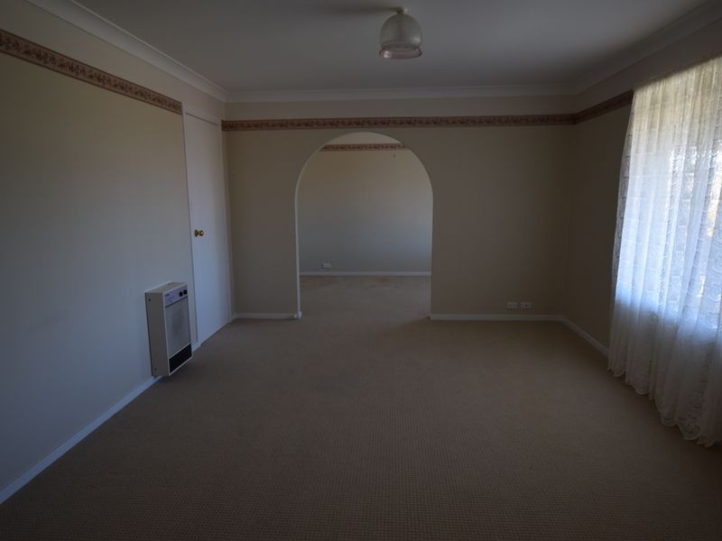 36 McNarry Place, Young NSW 2594
