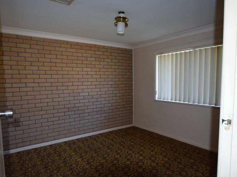 Unit 2 9 Memagong Street, Young NSW 2594