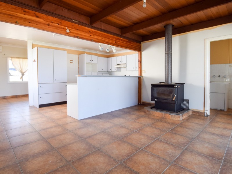 68 Brock Street, Young NSW 2594