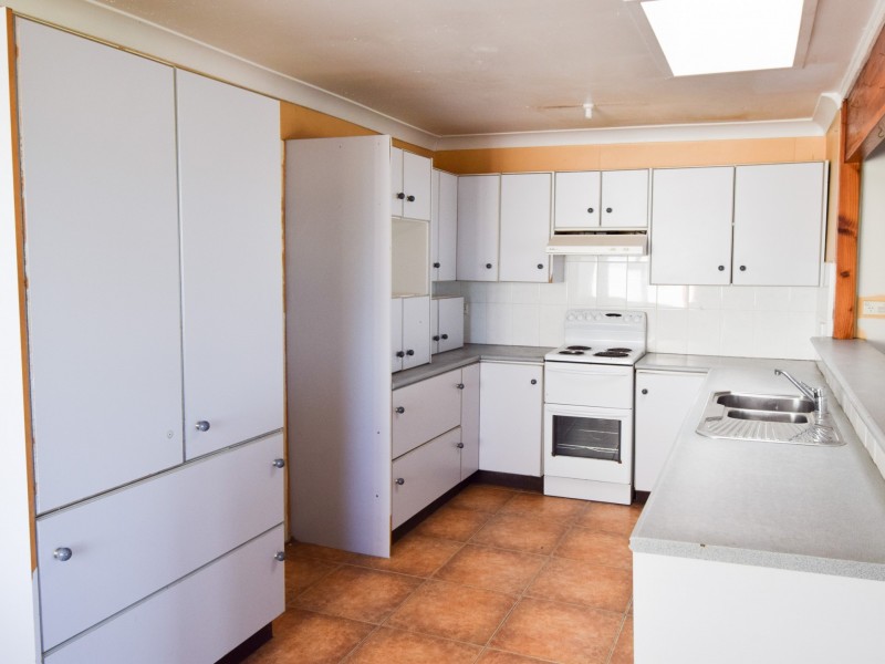 68 Brock Street, Young NSW 2594