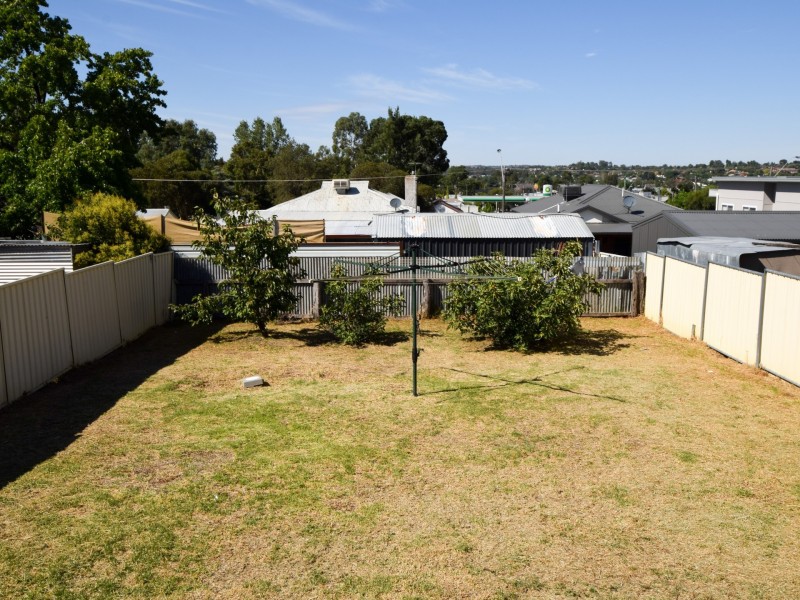 68 Brock Street, Young NSW 2594