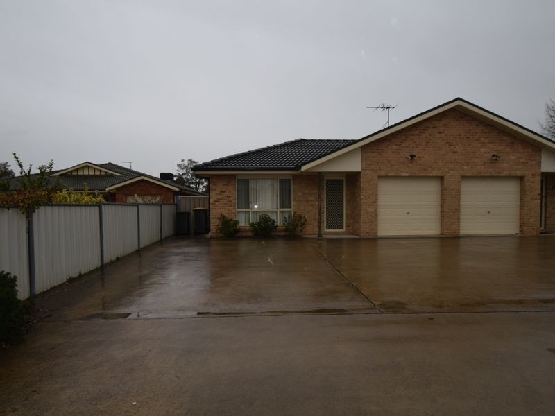 28 Binalong Street, Young NSW 2594