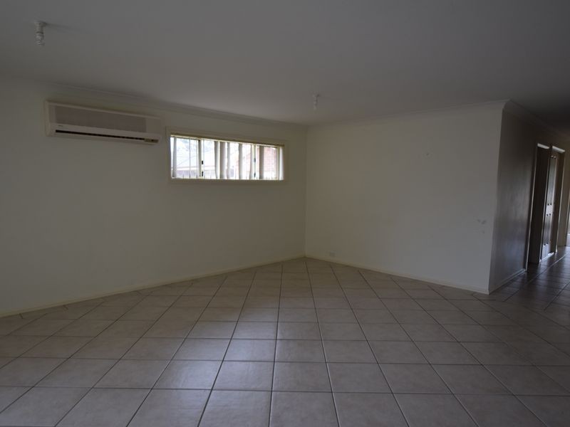 28 Binalong Street, Young NSW 2594