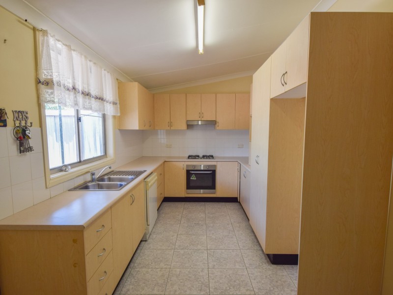 30 Currawong Street, Young NSW 2594