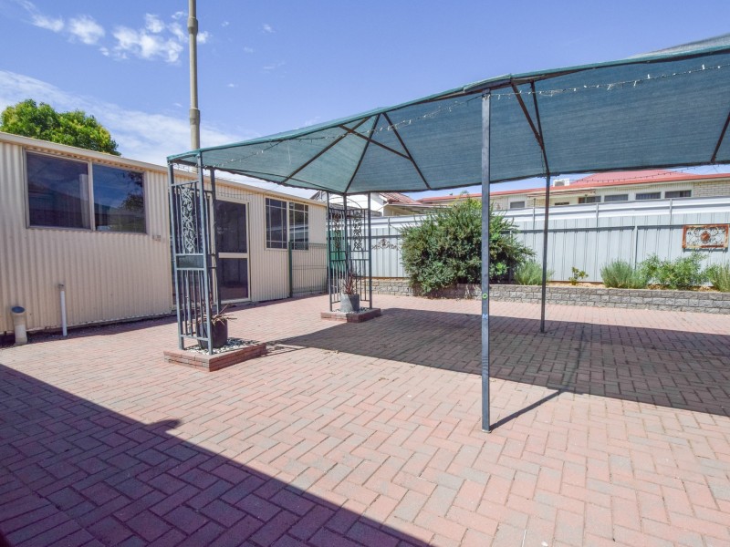 30 Currawong Street, Young NSW 2594