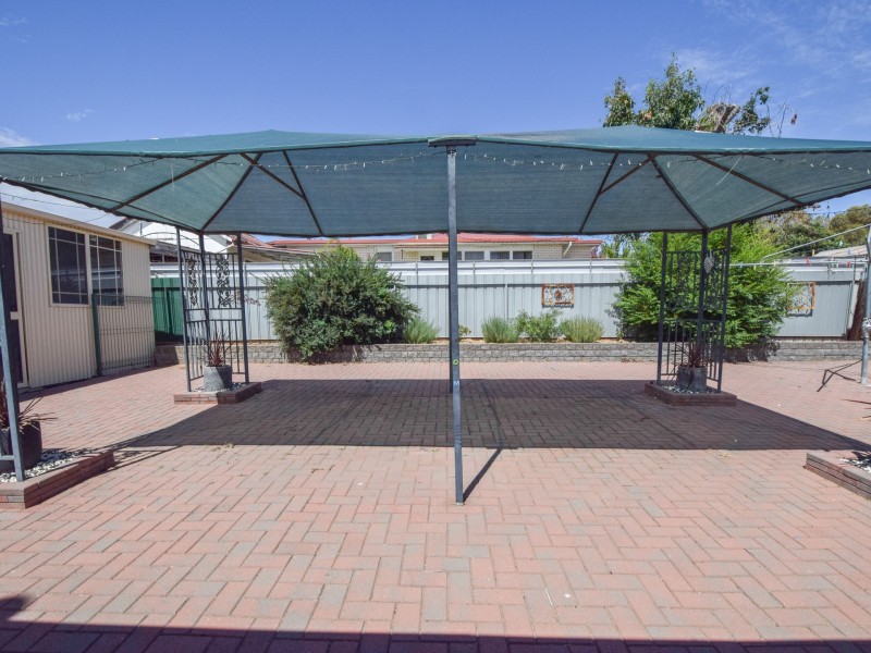 30 Currawong Street, Young NSW 2594