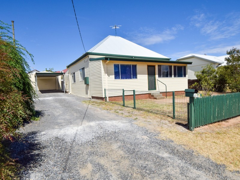 30 Currawong Street, Young NSW 2594
