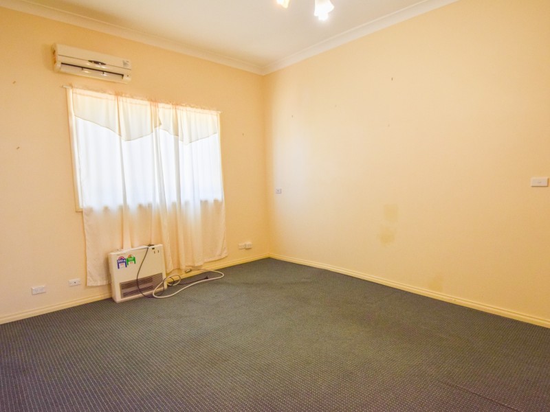 30 Currawong Street, Young NSW 2594