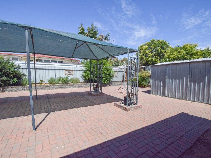 30 Currawong Street, Young NSW 2594