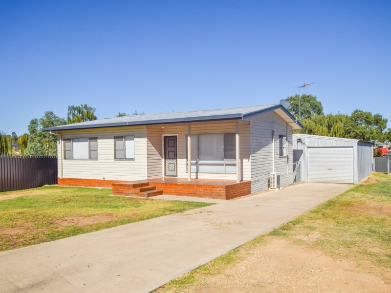 5 Lachlan Close, Young NSW 2594