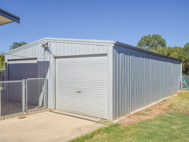 5 Lachlan Close, Young NSW 2594