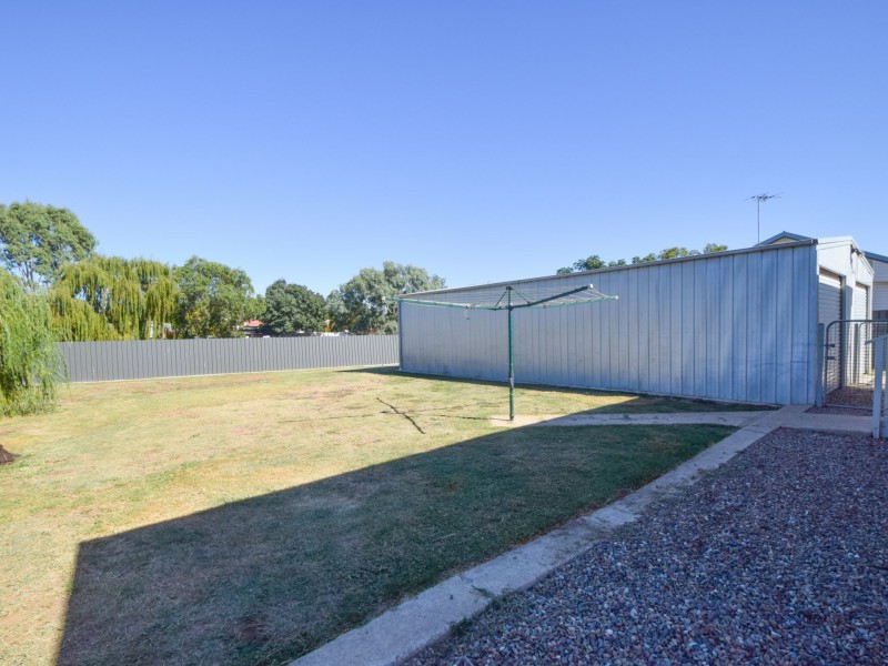 5 Lachlan Close, Young NSW 2594