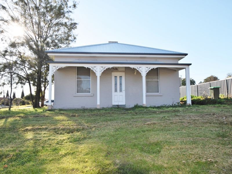 5 Park Ave, Young NSW 2594