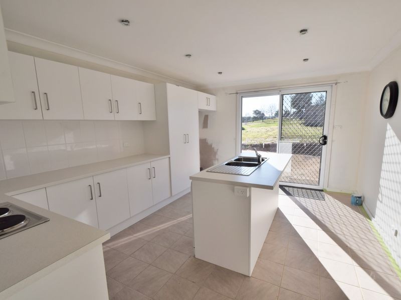 5 Park Ave, Young NSW 2594