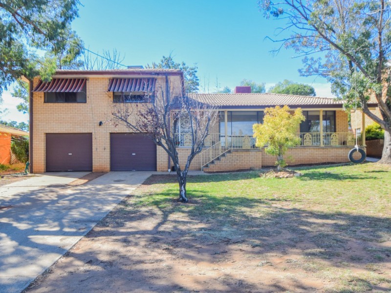 26 Taylor Road, Young NSW 2594