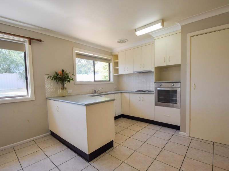 26 Taylor Road, Young NSW 2594