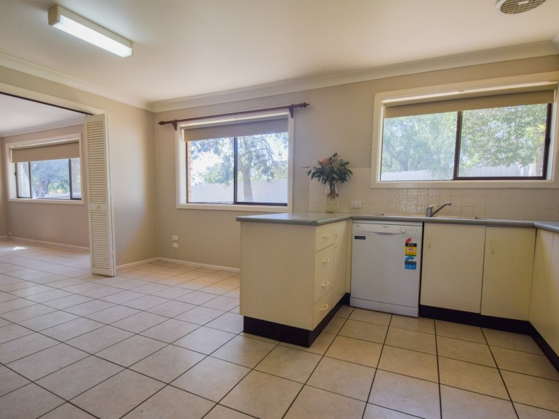 26 Taylor Road, Young NSW 2594