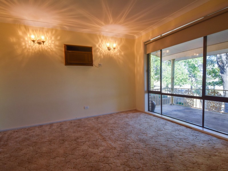 26 Taylor Road, Young NSW 2594