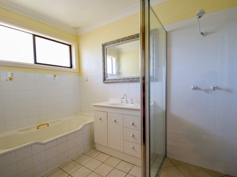 26 Taylor Road, Young NSW 2594