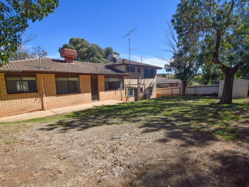 26 Taylor Road, Young NSW 2594