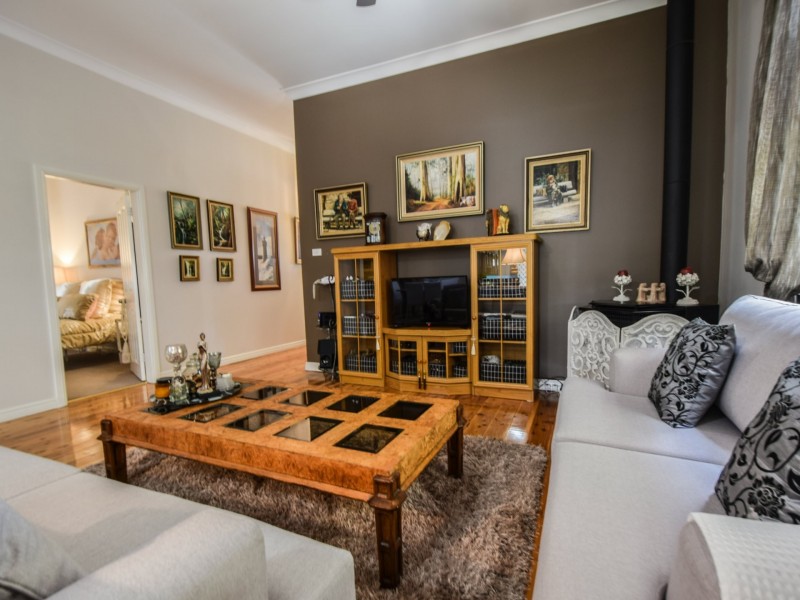 5 Marina Street, Young NSW 2594