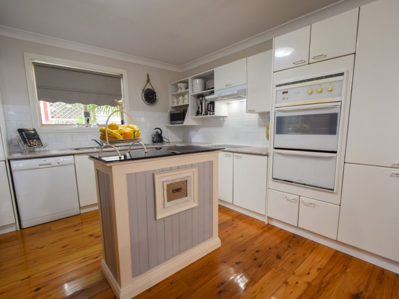 5 Marina Street, Young NSW 2594