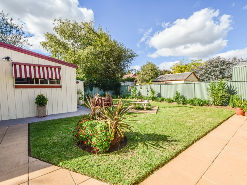 5 Marina Street, Young NSW 2594